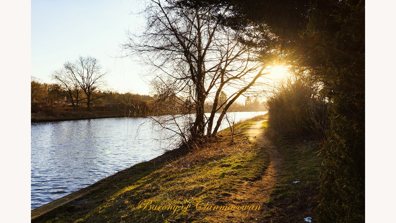 Old river, The romantic barony of Clanmacowan, Galway,  Ireland, an da shealladh